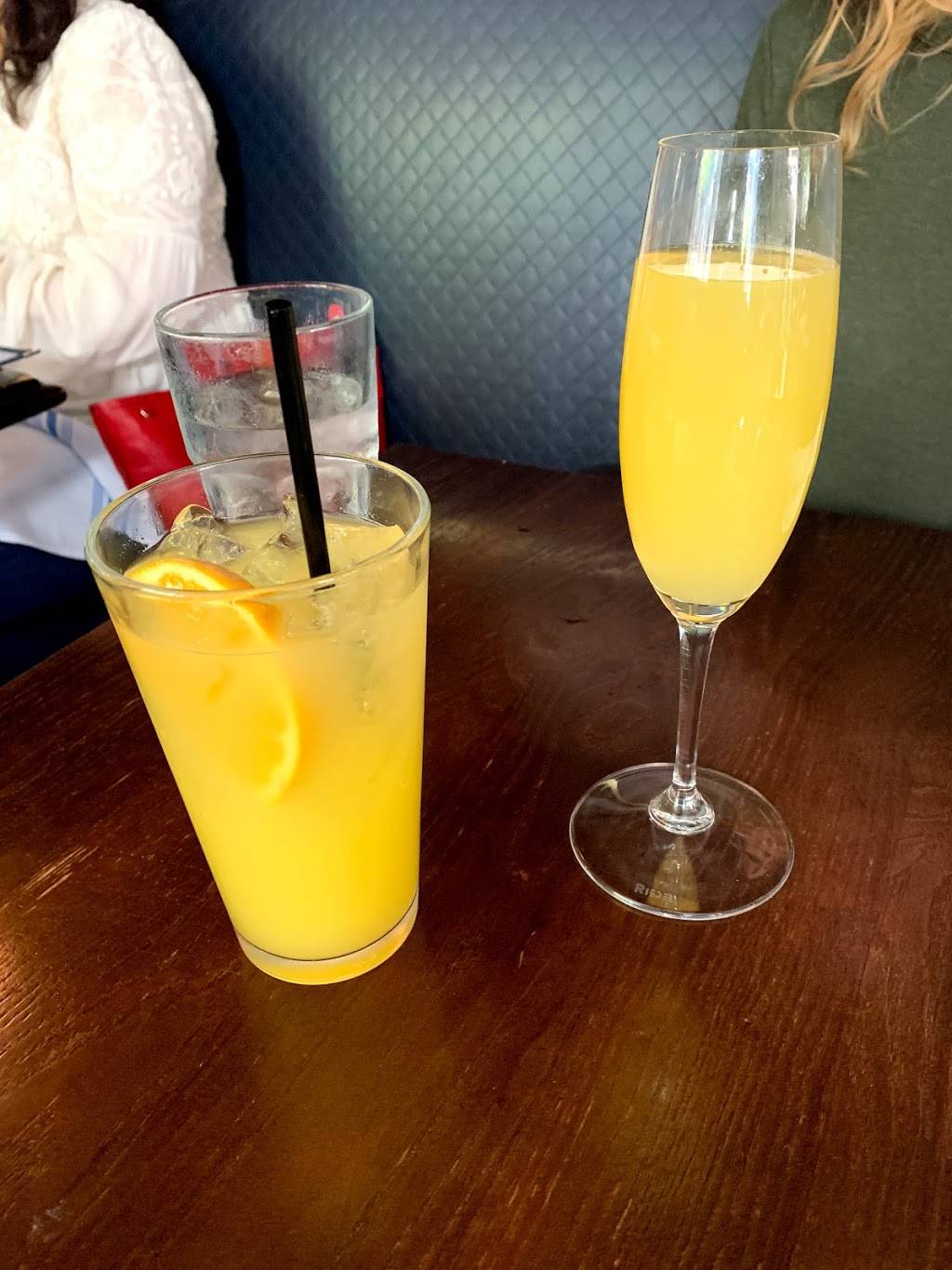 Lyon Hall | restaurant | 3100 Washington Blvd, Arlington, VA 22201, USA | 7037417636 OR +1 703-741-7636