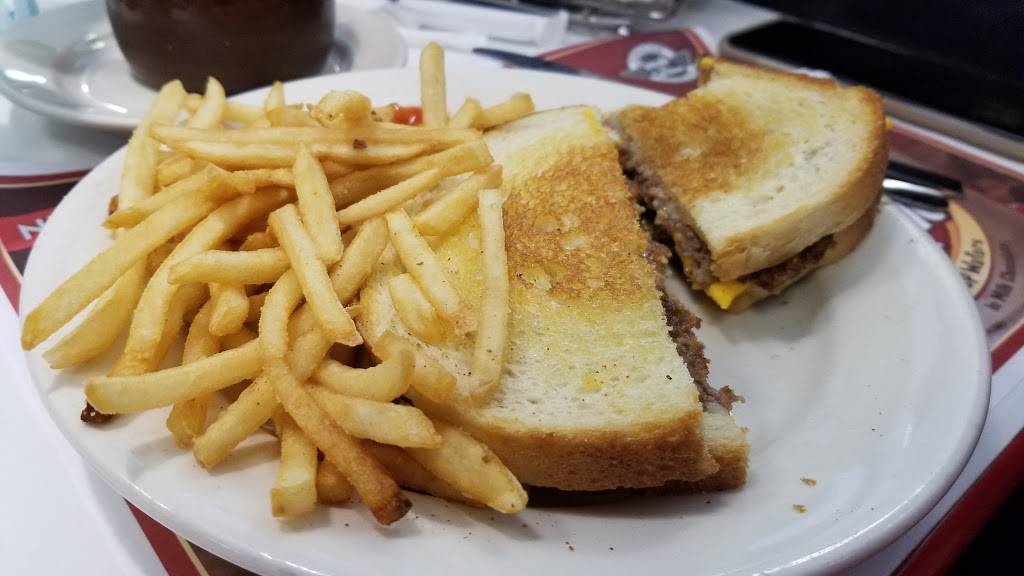 Steak n Shake | restaurant | 2382 Troy Rd, Edwardsville, IL 62025, USA | 6186591840 OR +1 618-659-1840
