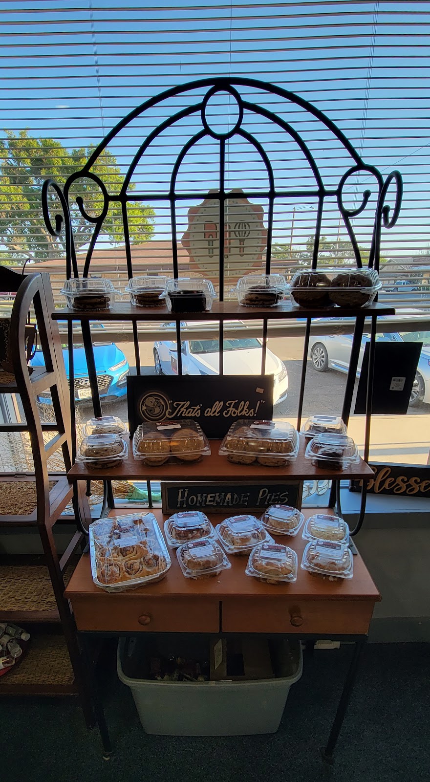 Heavenly Sweets Bakery & Cafe | restaurant | 402 Kansas Ave, Brewster, KS 67732, USA | 7856942030 OR +1 785-694-2030