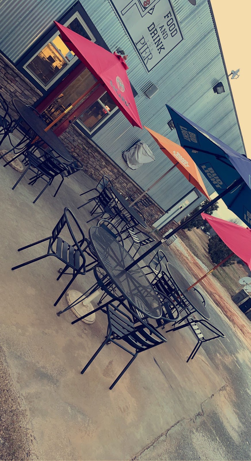 Tylers Pub at the Pier | restaurant | 440 Edinburgh Way, Seneca, SC 29678, USA | 8649739546 OR +1 864-973-9546