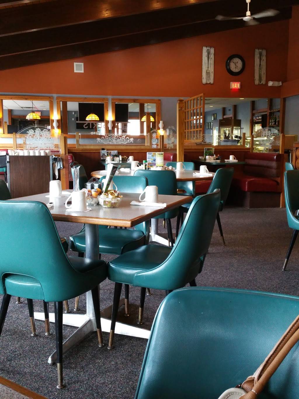 Julies Cafe & Catering | cafe | 2130 Velp Ave, Green Bay, WI 54303, USA | 9204944585 OR +1 920-494-4585