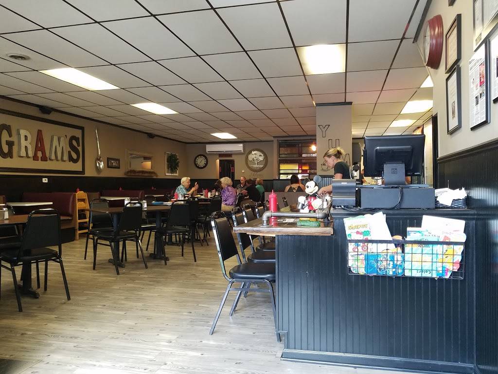 Grams Diner | restaurant | 13 Main St, Adams, NY 13605, USA | 3152324881 OR +1 315-232-4881