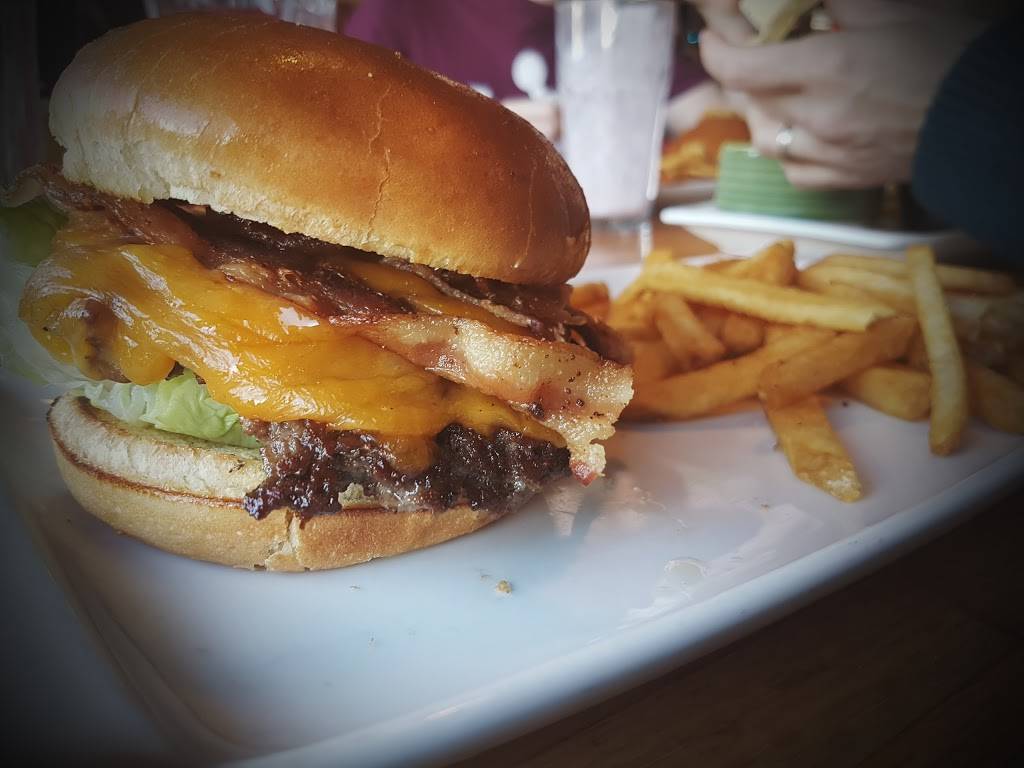 Applebees Grill + Bar | restaurant | 718 Hogan Rd, Bangor, ME 04401, USA | 2079905945 OR +1 207-990-5945