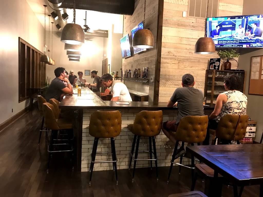 Taps Off Main | restaurant | 100 W 7th St, Columbia, TN 38401, USA | 9315482237 OR +1 931-548-2237