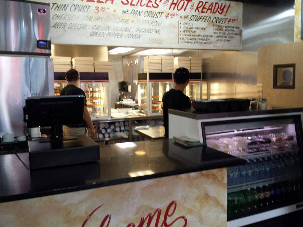 Art of Pizza on State Street | restaurant | 727 S State St, Chicago, IL 60605, USA | 3128775335 OR +1 312-877-5335