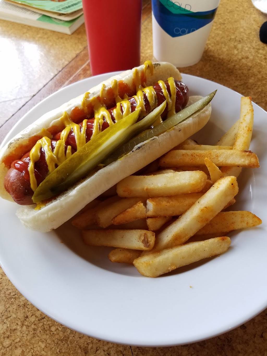 Wasena City Tap Room & Grill | restaurant | 806 Wasena Ave SW, Roanoke, VA 24015, USA | 5405628584 OR +1 540-562-8584