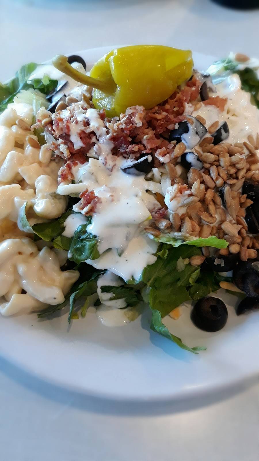 Round Table Pizza | meal delivery | 1691 E Noble Ave, Visalia, CA 93292, USA | 5596258753 OR +1 559-625-8753