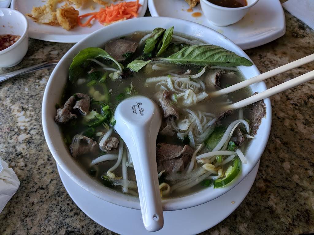 Pho Street | restaurant | 204 Baltimore Pike, Springfield, PA 19064, USA | 6105443934 OR +1 610-544-3934