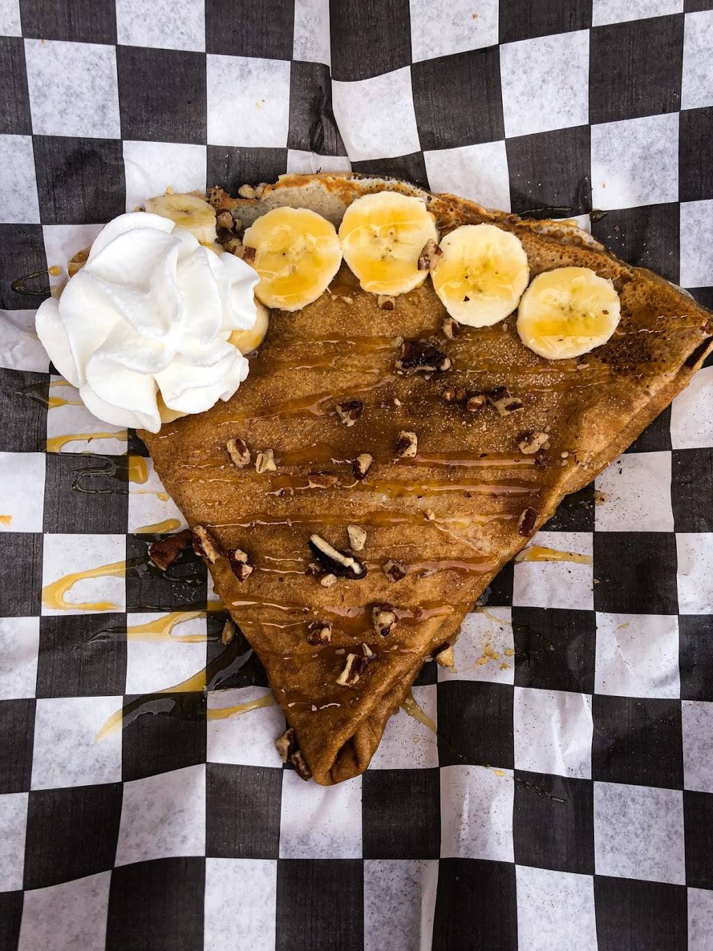 Claire’s Creperie | restaurant | 100 E 4th Ave, Mt Dora, FL 32757, USA | 8507769820 OR +1 850-776-9820