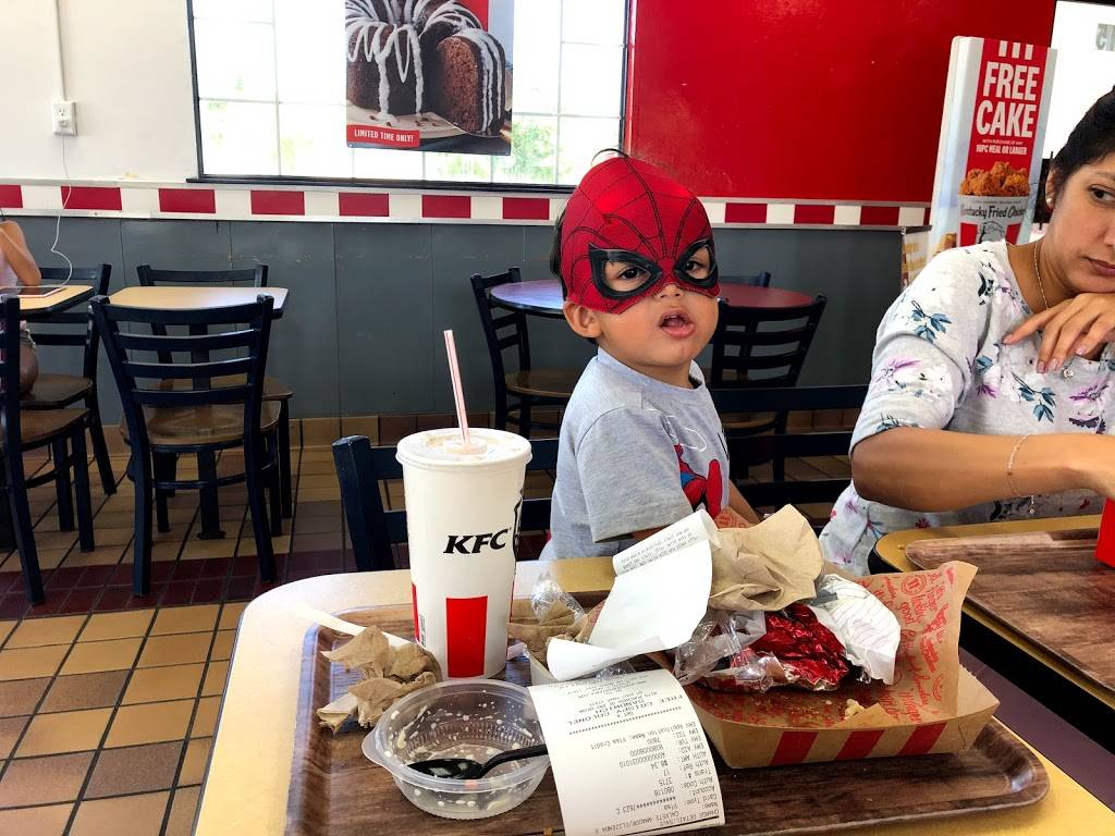 KFC | restaurant | 815 W Hallandale Beach Blvd, Hallandale Beach, FL 33009, USA | 9544545618 OR +1 954-454-5618