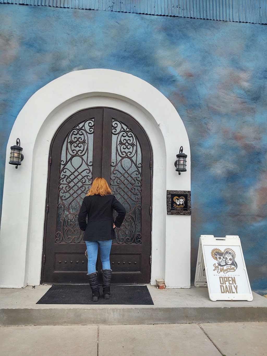 Los Muertos Mexican Kitchen | night club | 303 N NW 1st St, Marathon, TX 79842, USA | 4322161200 OR +1 432-216-1200