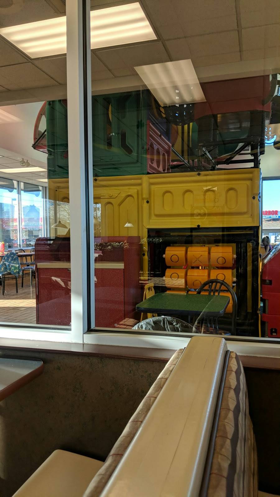 McDonalds | cafe | 904 E Pickard Rd, Mt Pleasant, MI 48858, USA | 9897733539 OR +1 989-773-3539