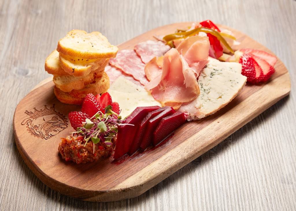 Kellys-Chica-Boom-Room | restaurant | 319 Main St, Dunedin, FL 34698, USA | 7277365284 OR +1 727-736-5284