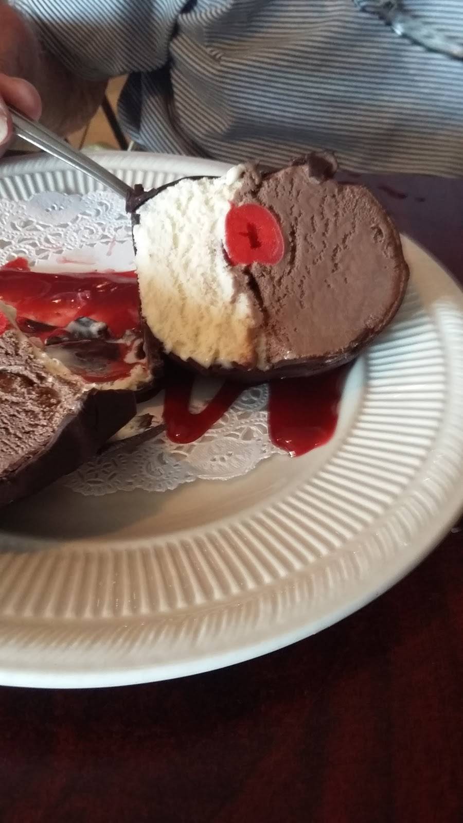 Amatos Ristorante & Pizzeria | restaurant | 9042 SE Bridge Rd, Hobe Sound, FL 33455, USA | 7725462220 OR +1 772-546-2220