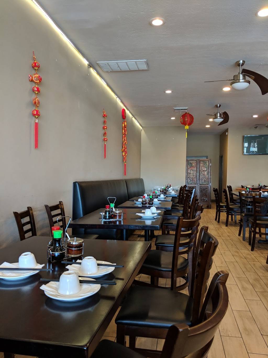 Famous Dumpling House | restaurant | 4996 Stevens Creek Blvd, San Jose, CA 95129, USA | 4089825548 OR +1 408-982-5548