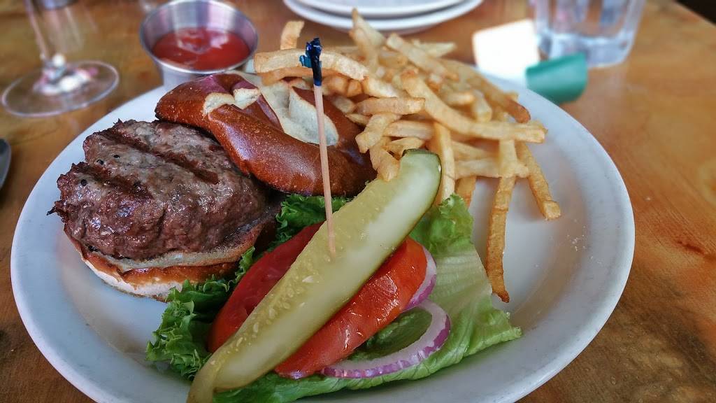 Frazers Restaurant & Lounge | restaurant | 1811 Pestalozzi St, St. Louis, MO 63118, USA | 3147738646 OR +1 314-773-8646