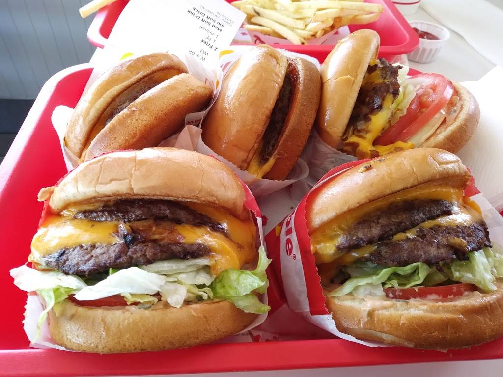 In-N-Out Burger | restaurant | 130 Calle Magdalena, Encinitas, CA 92024, USA | 8007861000 OR +1 800-786-1000