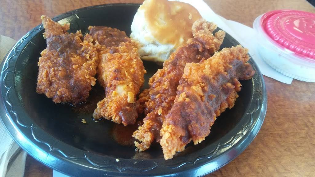 KFC | restaurant | 9418 Dyer St, El Paso, TX 79924, USA | 9152282669 OR +1 915-228-2669