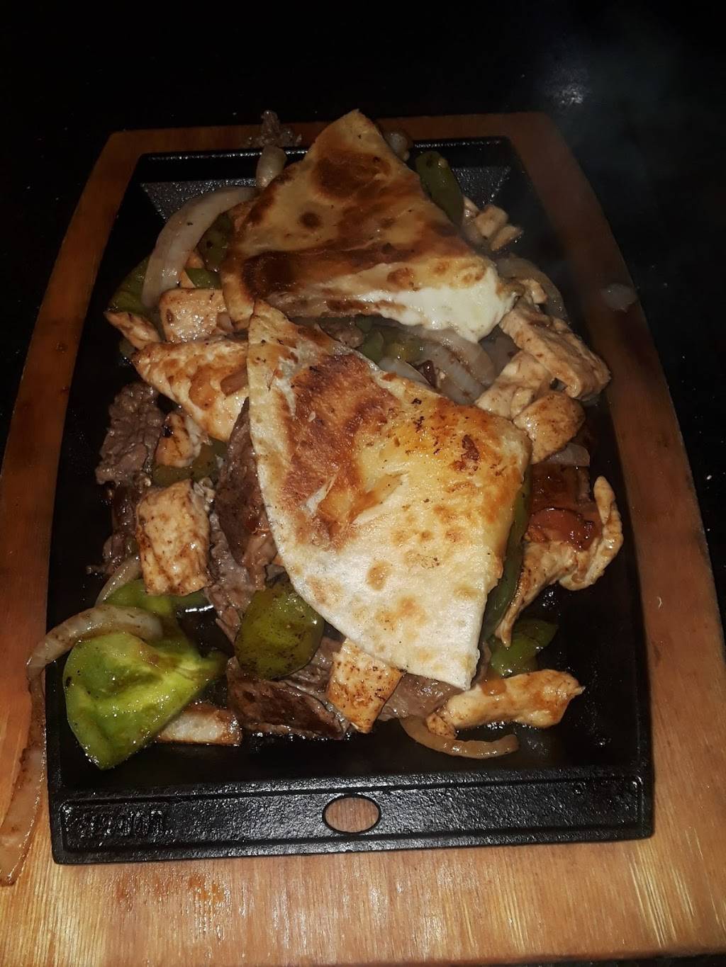 Mariscos El Cangrejo Nice 4 | restaurant | 2424 W Ball Rd, Anaheim, CA 92801, USA | 7145277030 OR +1 714-527-7030