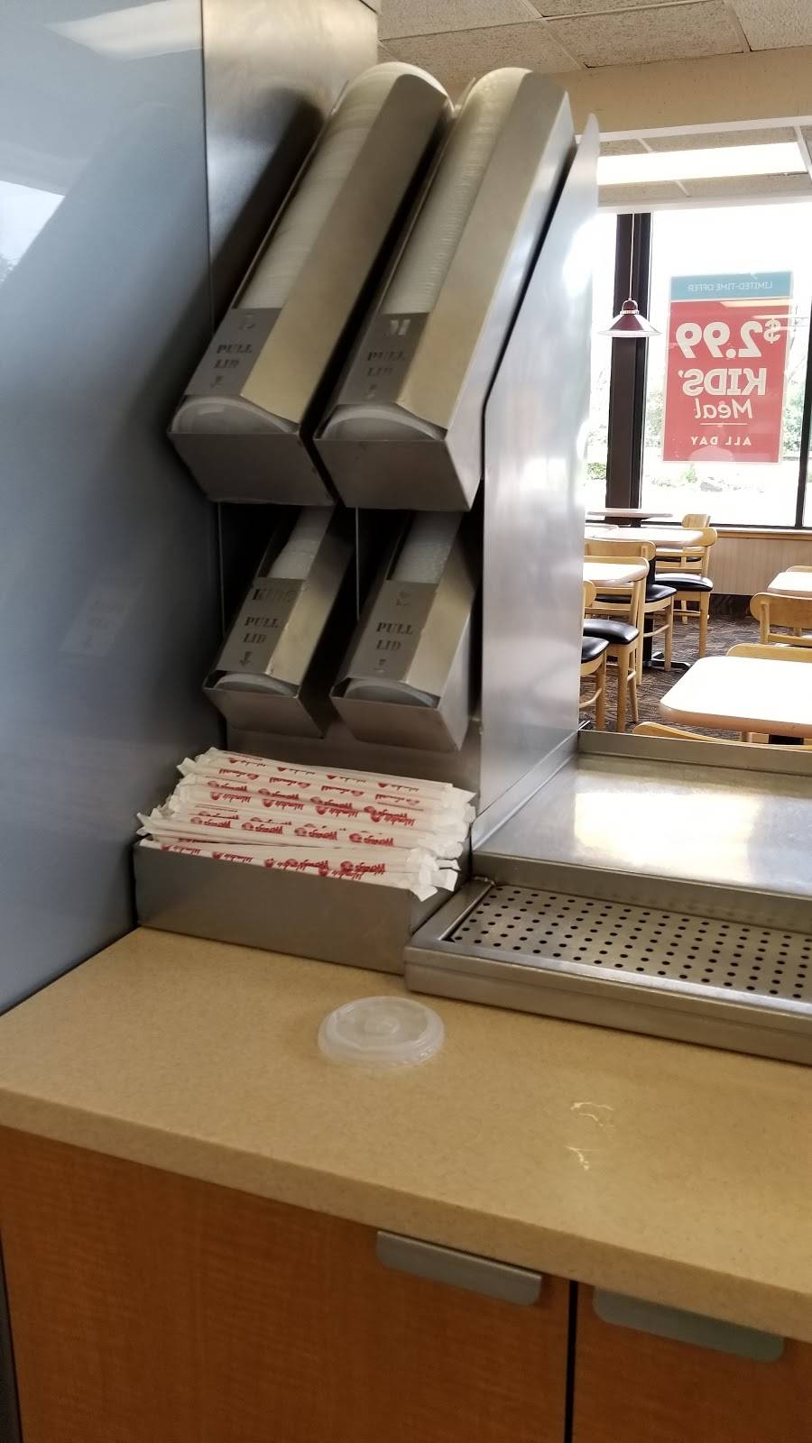 Wendys | restaurant | 15055 Sheldon Rd, Plymouth, MI 48170, USA | 7342076277 OR +1 734-207-6277