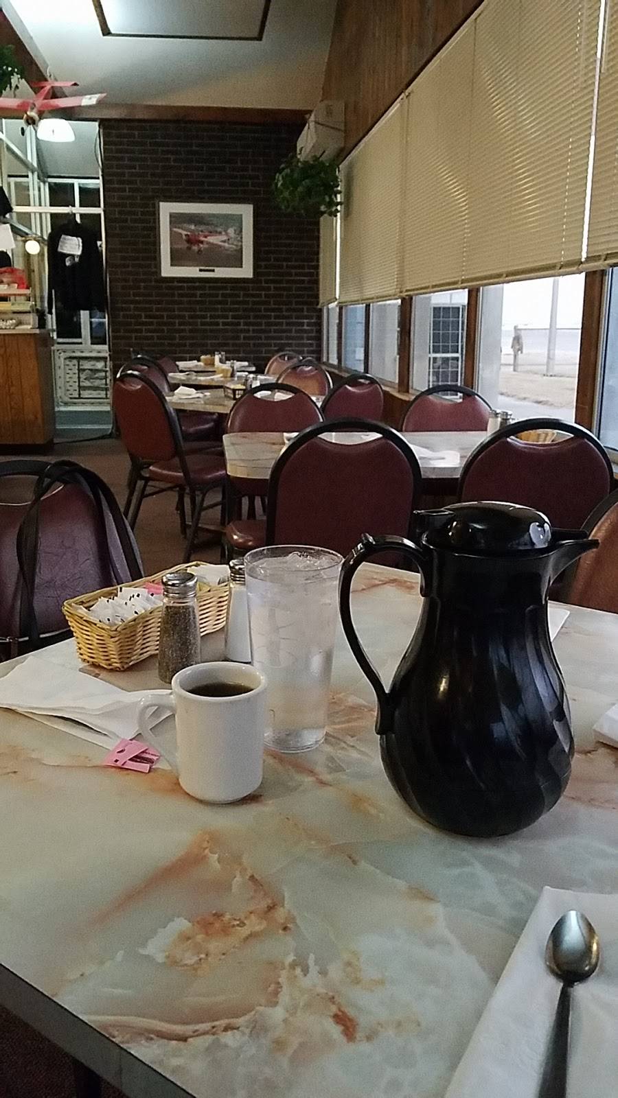 Airport Steakhouse | restaurant | 410 Airport Rd, Mattoon, IL 61938, USA | 2172349433 OR +1 217-234-9433