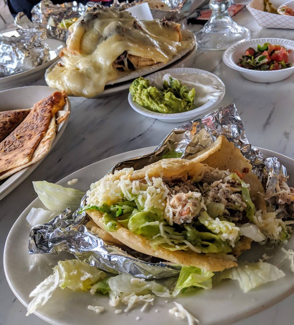 Chachos | restaurant | 7870 Callaghan Road at, I-10, San Antonio, TX 78229, USA | 2103662023 OR +1 210-366-2023