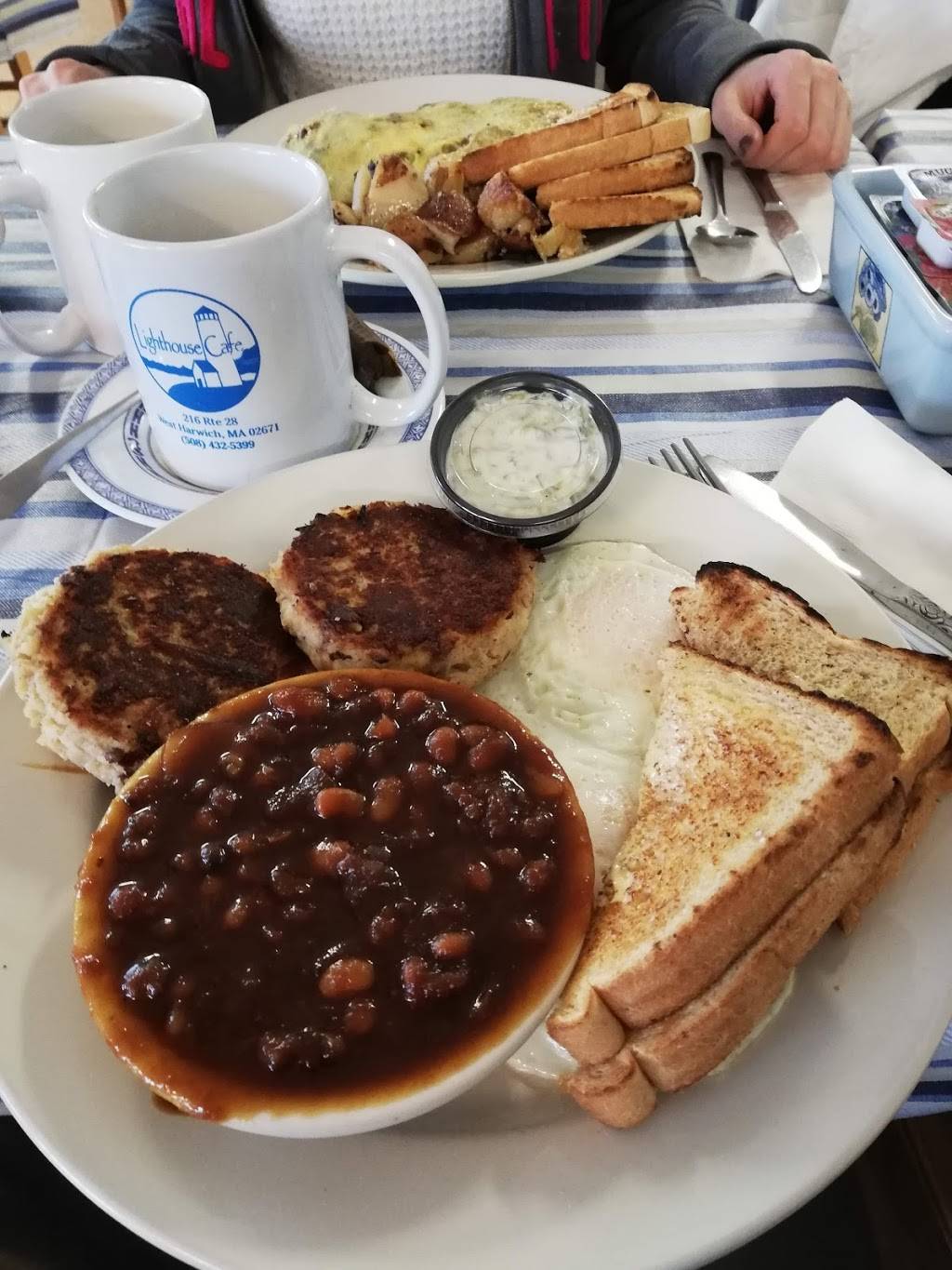 Lighthouse Cafe | cafe | 216 MA-28, West Harwich, MA 02671, USA | 5084325399 OR +1 508-432-5399