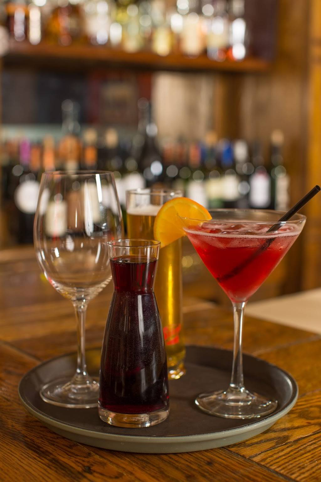 Hobarts Steakhouse | restaurant | 189 Kent St W, Lindsay, ON K9V 5G6, Canada | 7053281219 OR +1 705-328-1219