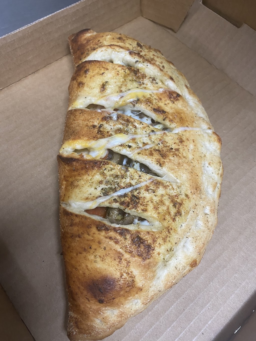 Red Hut Pizza | restaurant | 950 Main St, Susanville, CA 96130, USA | 5302572525 OR +1 530-257-2525