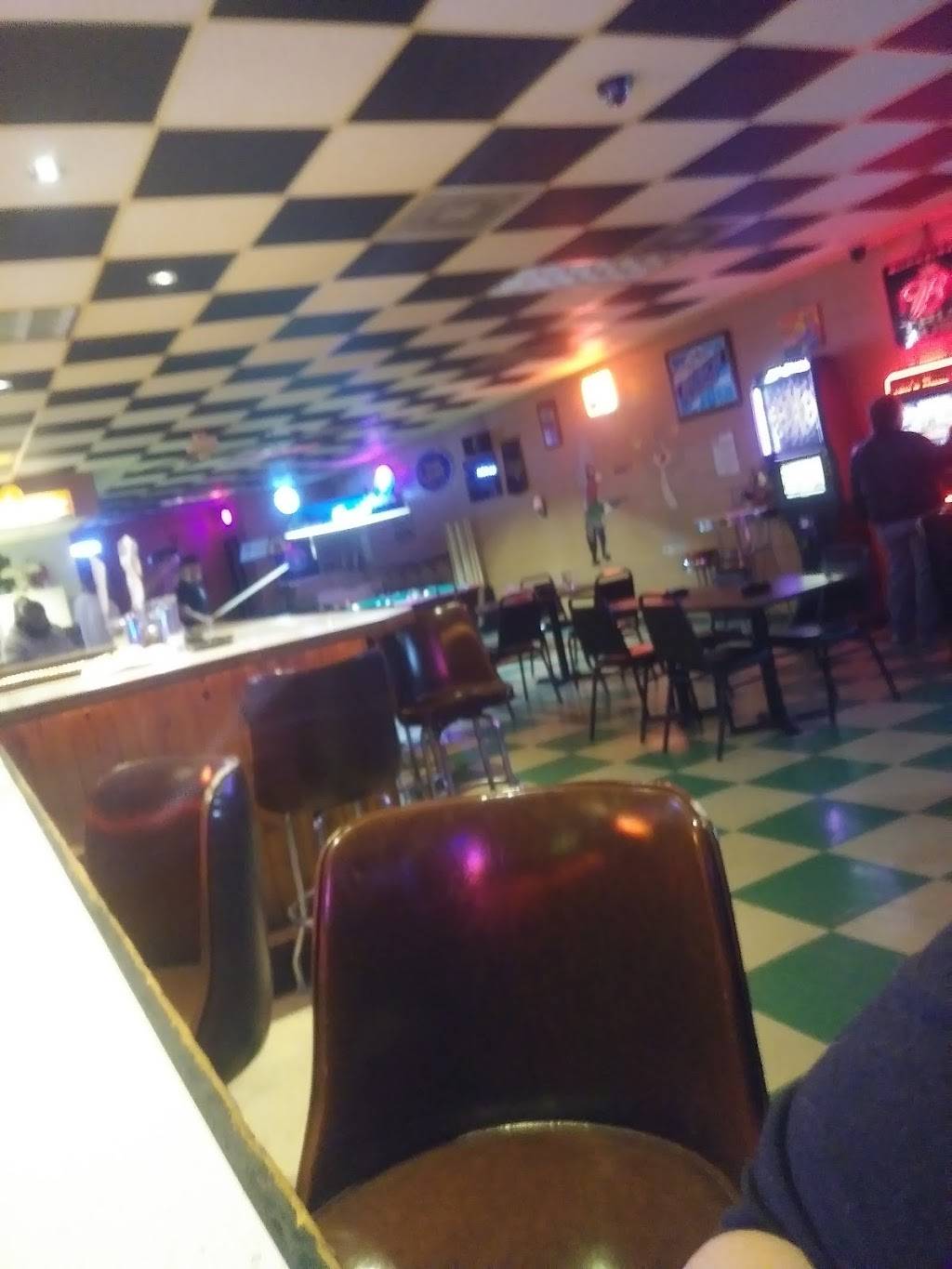 Sonnys Place | restaurant | 17 N Locust St, Dexter, MO 63841, USA | 5734148669 OR +1 573-414-8669