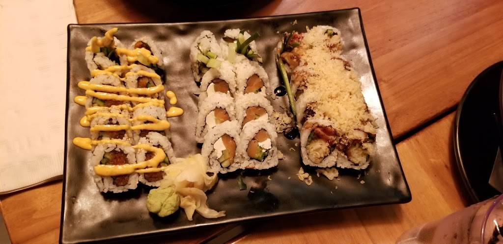 Iya Sushi and Noodles | restaurant | 15 College St, South Hadley, MA 01075, USA | 4135328000 OR +1 413-532-8000