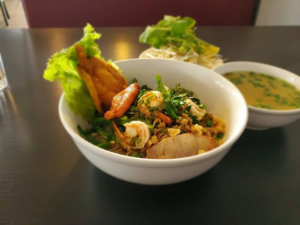 Saigon Bistro | restaurant | 12303 E Mississippi Ave #145, Aurora, CO 80012, USA | 3037451637 OR +1 303-745-1637