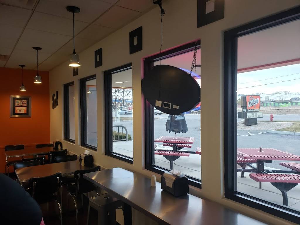 Rileys | meal takeaway | 7903 S, Airport Rd, West Jordan, UT 84088, USA | 8015664855 OR +1 801-566-4855