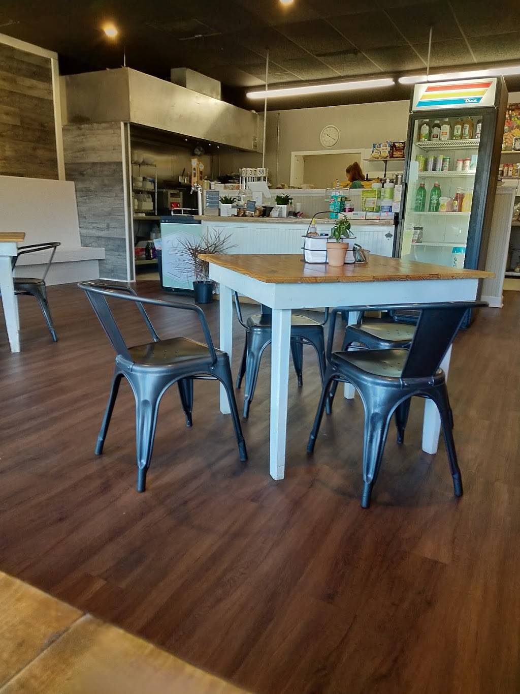 Living Foods | restaurant | 809 College Hill Rd, Oxford, MS 38655, USA | 6622344443 OR +1 662-234-4443