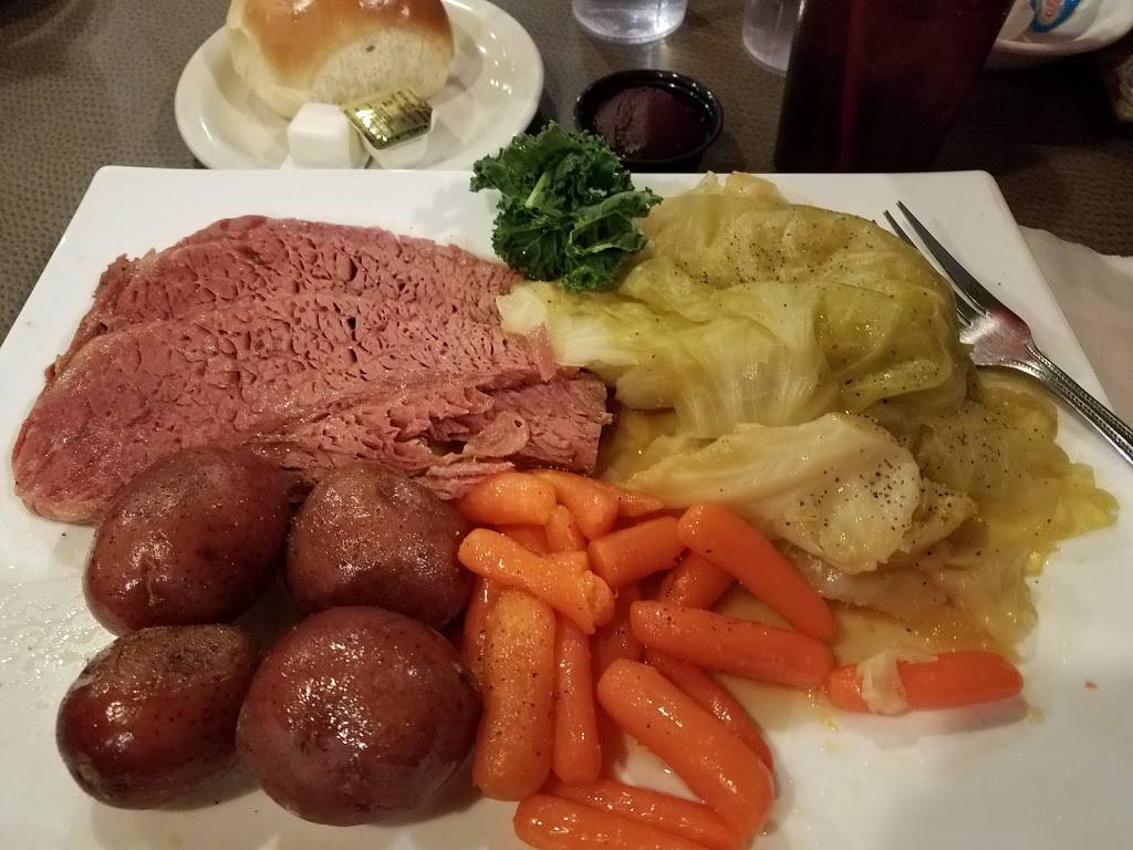 Waupaca Woods Restaurant | restaurant | 815 W Fulton St, Waupaca, WI 54981, USA | 7152587400 OR +1 715-258-7400