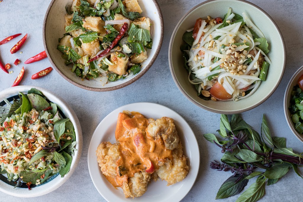 Basil the Bold | restaurant | 90 Charter Oak Ave, San Francisco, CA 94124, USA | 4844836455 OR +1 484-483-6455