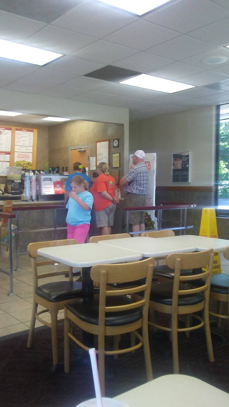 Wendys | restaurant | 1020 Mineral Wells Ave, Paris, TN 38242, USA | 7316422788 OR +1 731-642-2788