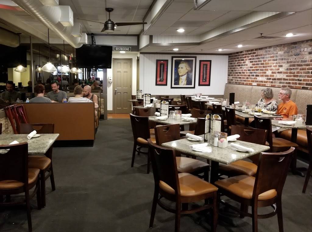 Lewis & Clarks Restaurant | restaurant | 217 S Main St, St Charles, MO 63301, USA | 6369473334 OR +1 636-947-3334