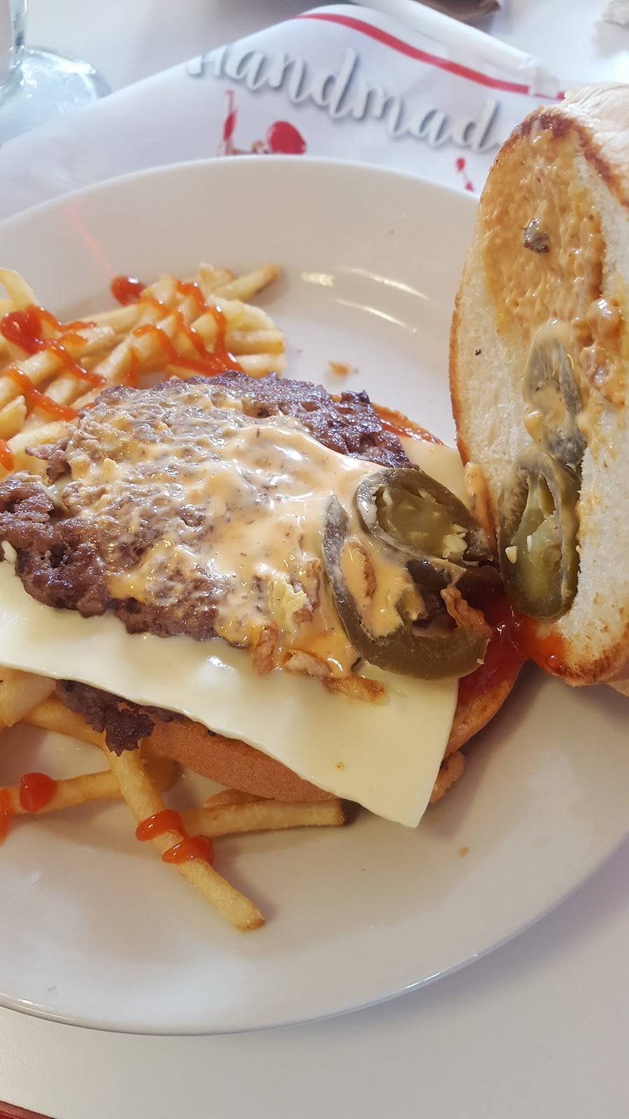 Steak n Shake | restaurant | 3718 Alumni Ave, Memphis, TN 38152, USA | 9016782112 OR +1 901-678-2112