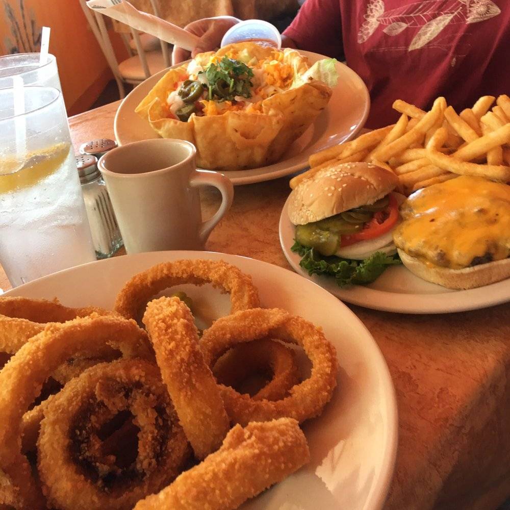 Lakeshore Restaurant | restaurant | 14011 N Bush Hwy #2, Mesa, AZ 85215, USA | 4809845311 OR +1 480-984-5311