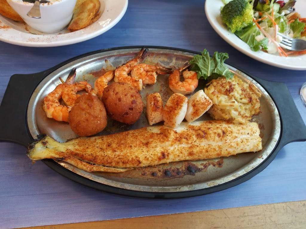 Surf Rider Restaurant | restaurant | 1 Marina Rd, Hampton, VA 23669, USA | 7577239366 OR +1 757-723-9366