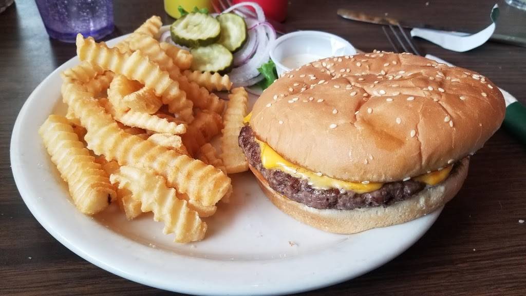 Country House Family Restaurant | restaurant | 68168 US-30, Colo, IA 50056, USA | 6413772213 OR +1 641-377-2213