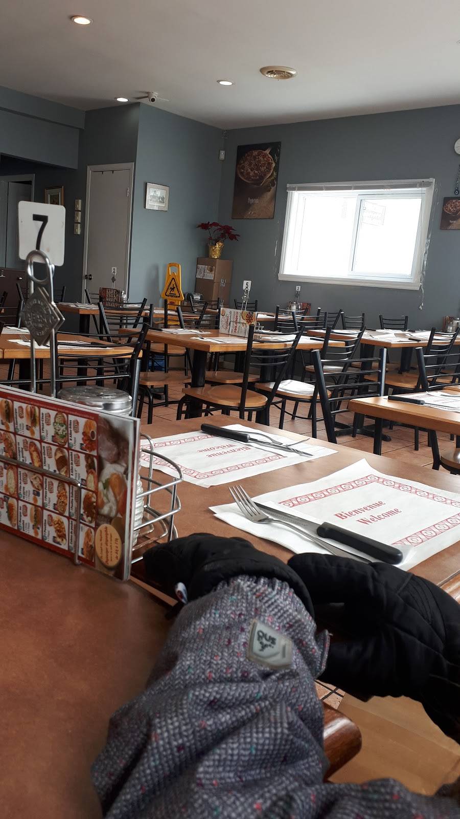 Pizzeria Ste Madeleine 2 pour 1 | restaurant | 700 Boulevard Laurier, Sainte-Madeleine, QC J0H 1S0, Canada | 4507950101 OR +1 450-795-0101