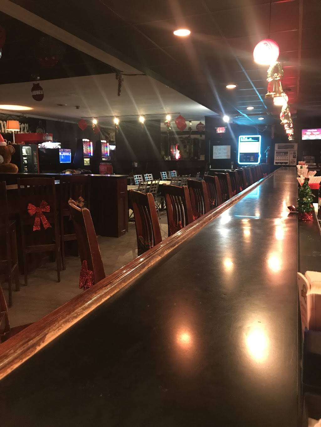 Suzis Bar & Grill | restaurant | 26800 Pontiac Trail, South Lyon, MI 48178, USA | 2482646786 OR +1 248-264-6786