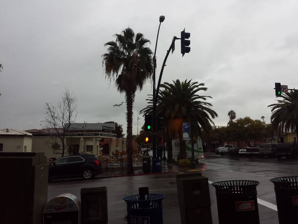 Starbucks | cafe | 801 W Hawthorn St Personal Pathways and Pacific Horizons, San Diego, CA 92101, USA | 6192354376 OR +1 619-235-4376