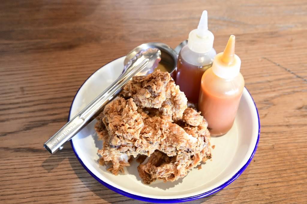 Union Chicken | restaurant | 17600 Yonge St, Newmarket, ON L3Y 4Z1, Canada | 9052357760 OR +1 905-235-7760