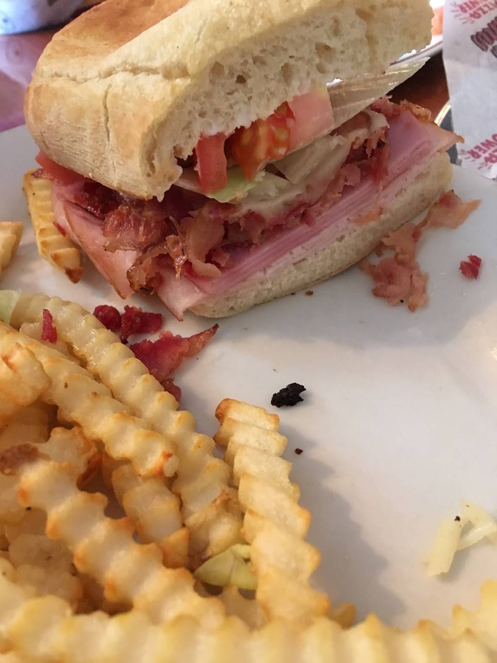 Giovannis Pizza | restaurant | 452 N Grundy Quarles Hwy, Gainesboro, TN 38562, USA | 9312683404 OR +1 931-268-3404