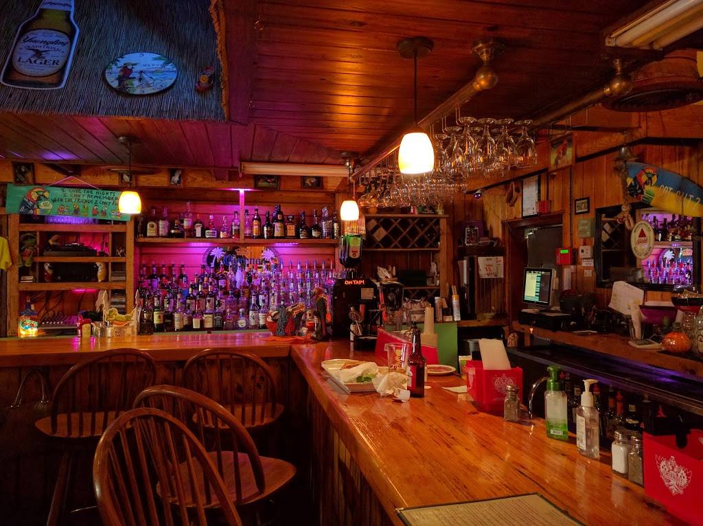 The Lost Parrot | restaurant | 100 E 4th Ave, Mt Dora, FL 32757, USA | 3527292685 OR +1 352-729-2685