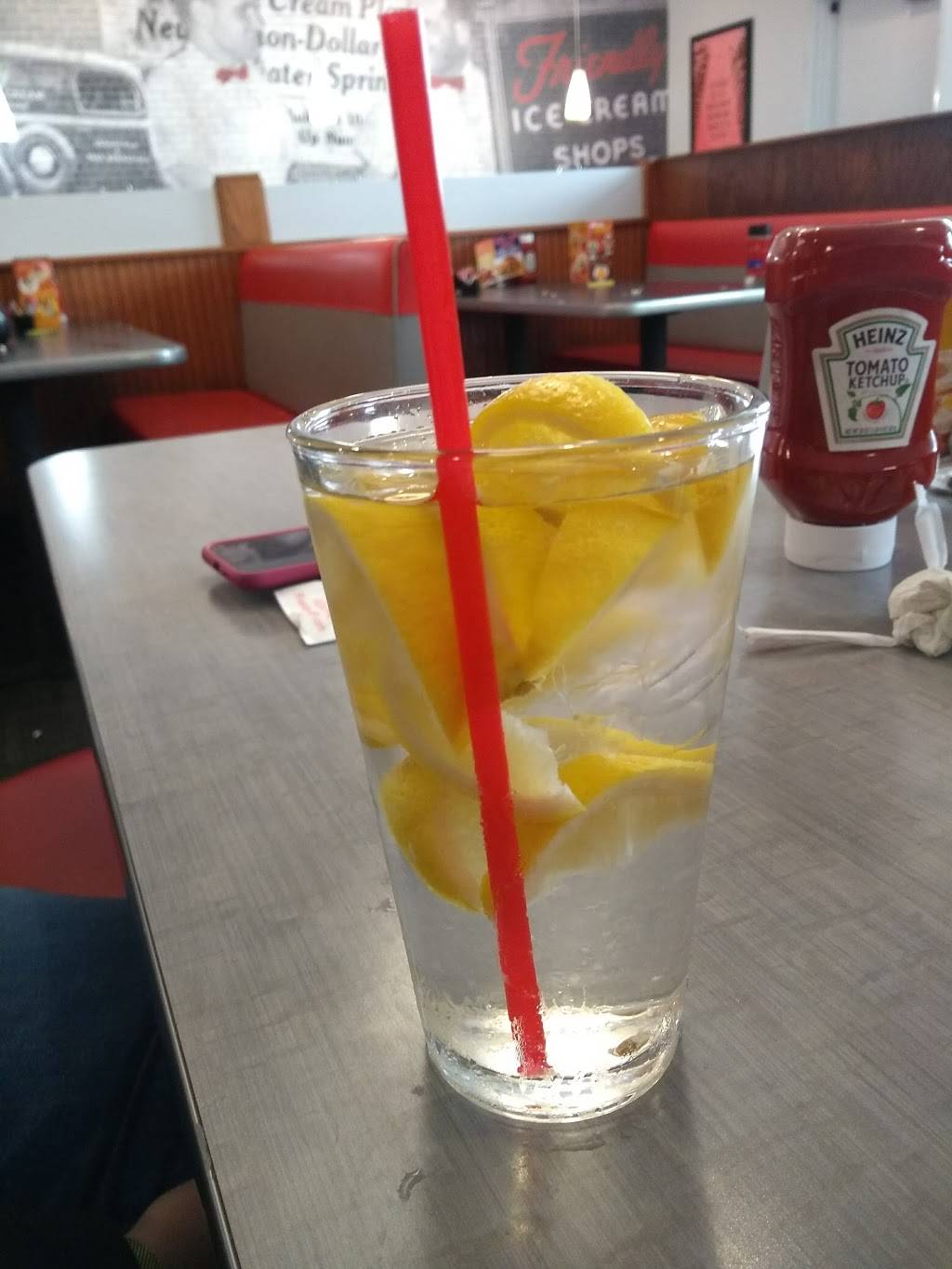 Friendlys | restaurant | 1100 Delsea Dr, Glassboro, NJ 08028, USA | 8565892488 OR +1 856-589-2488