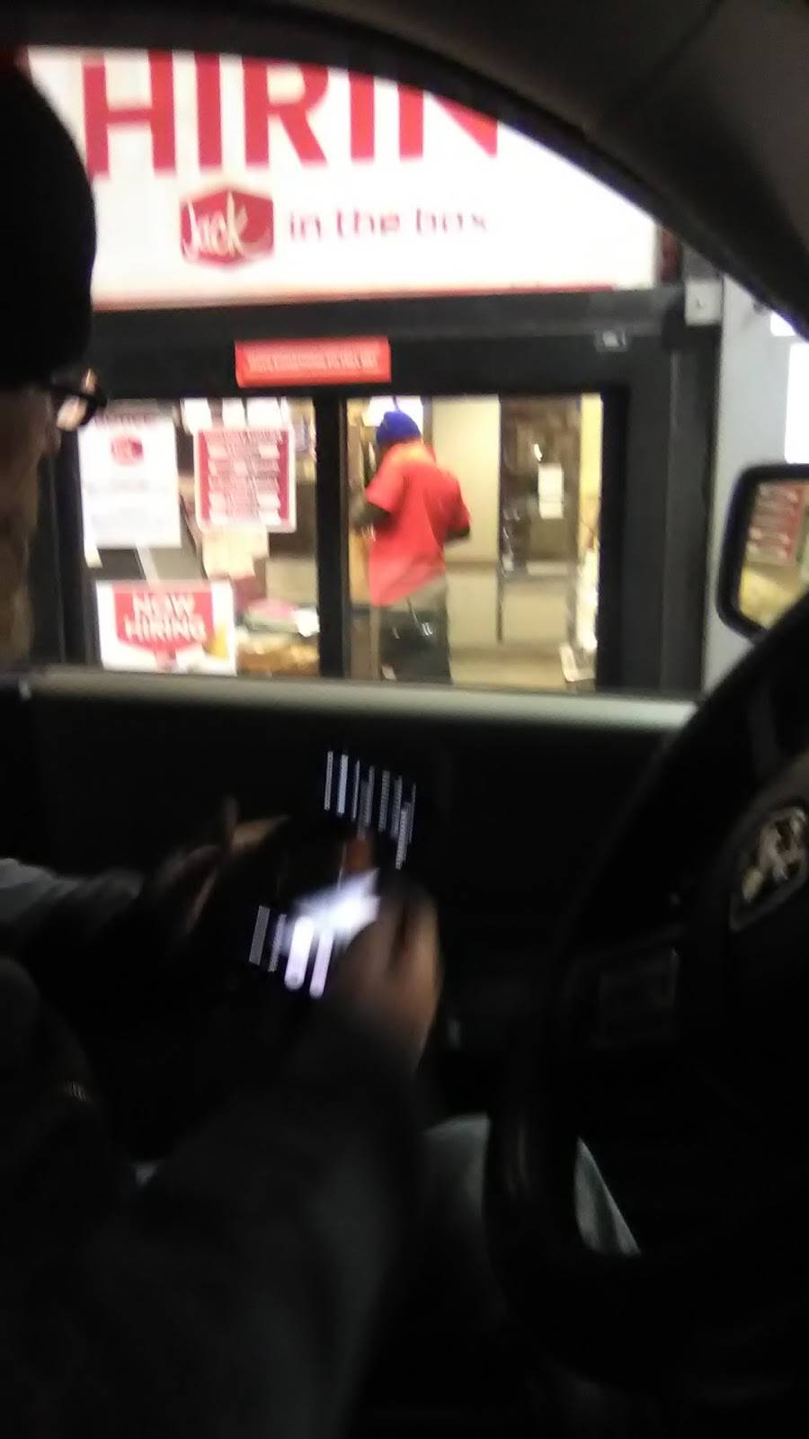 Jack in the Box | restaurant | 1992 Zumbehl Rd, St Charles, MO 63303, USA | 6369492310 OR +1 636-949-2310